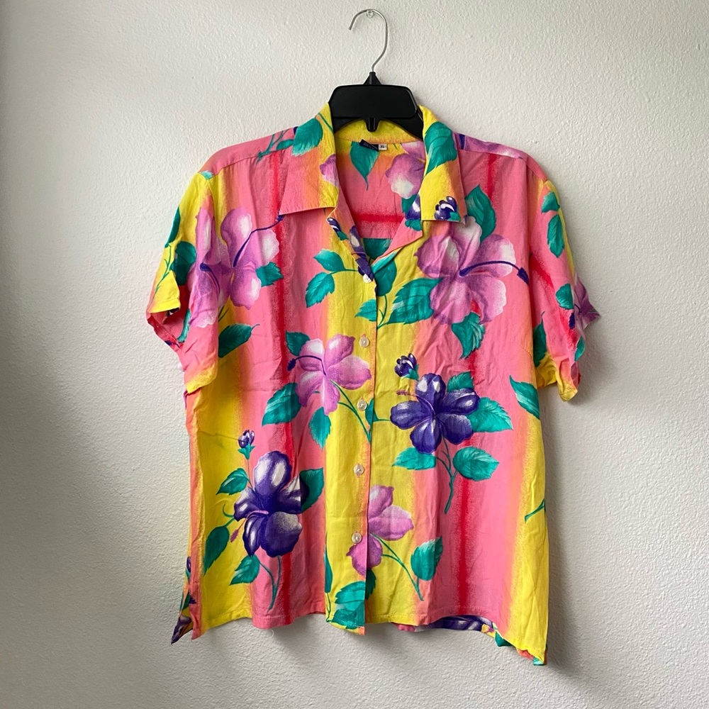 022. Hibiscus Hawaiian Floral Button Down Short Sleeve Shirt